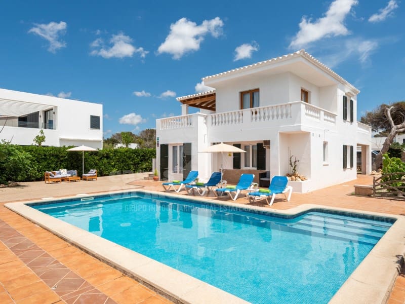 4 bedrooms House in Cala Blanca, Spain No. 185923