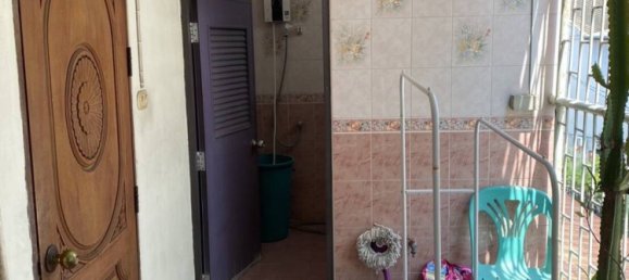 8 bedrooms Bungalow in Bangkok, Thailand No. 12988 4