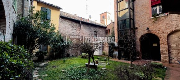 2 rooms Apartment in Ferrara, Italy No. 26669 3