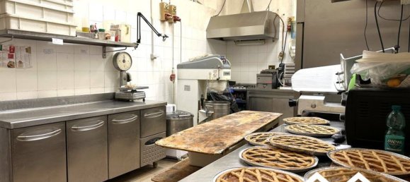 100m² Commercial property in Forano, Italy No. 268957 16