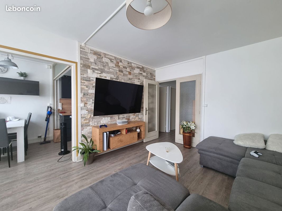 3 bedrooms Apartment in Amiens, France No. 262324