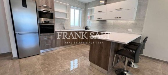 Квартира с 3 спальнями в Корми, Мальта № 4580 4