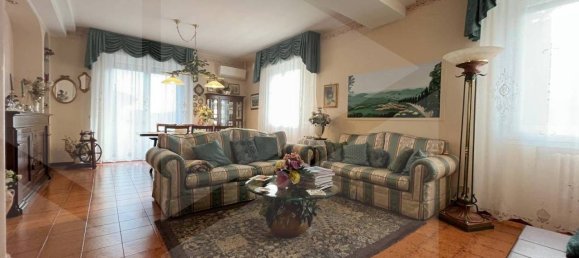 Apartamento de 3 divisões em Fiorano Modenese, Italy N.º 19665 2