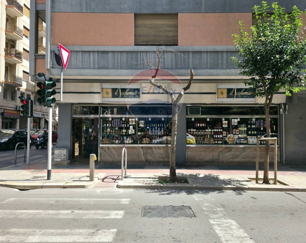 Коммерческая недвижимость 134м² в Бари, Италия № 329966