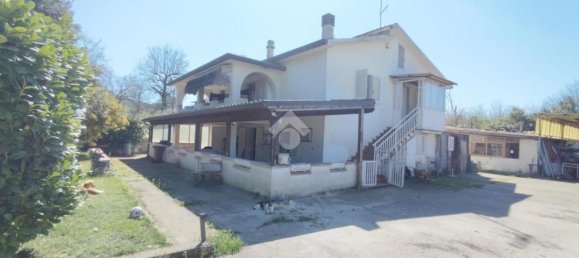 Дом с 5 комнатами в Черваро, Италия № 130044 7