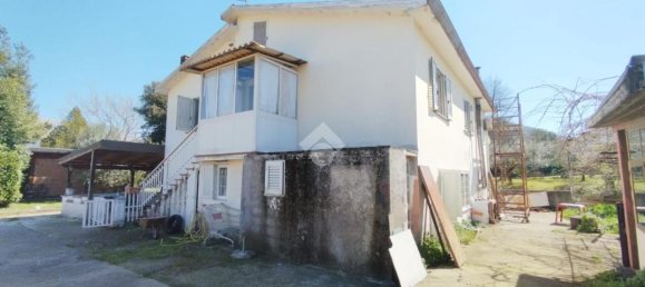 Дом с 5 комнатами в Черваро, Италия № 130044 5