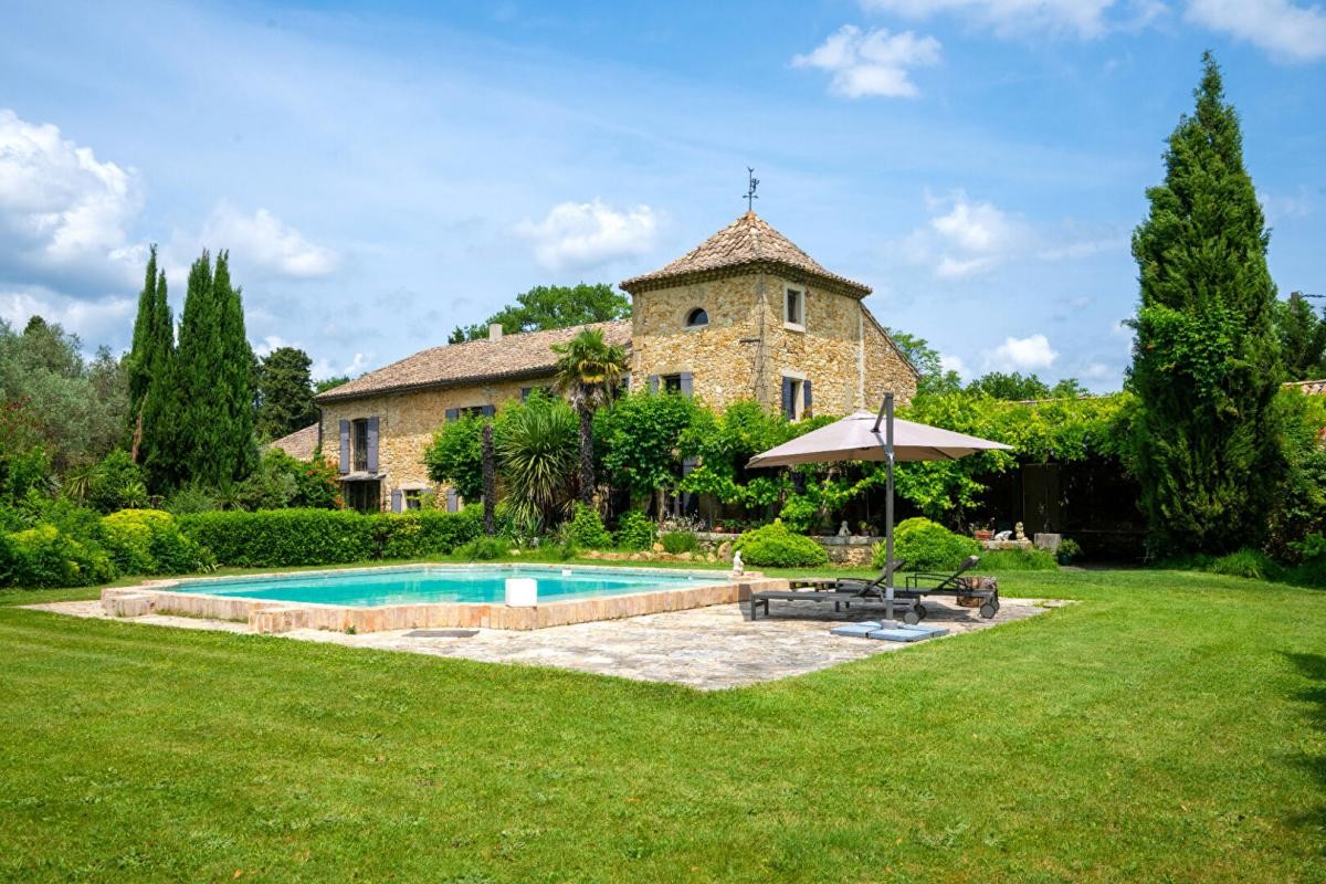 5 bedrooms House in Orange, France No. 321115