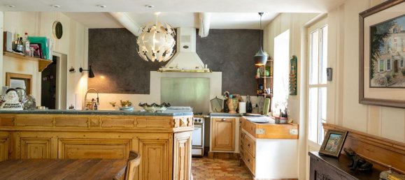 5 bedrooms House in Orange, France No. 321115 6