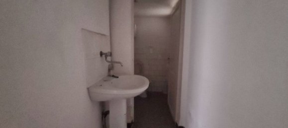 2 rooms Commercial property in Piombino, Italy No. 79486 10