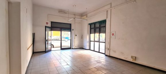 2 rooms Commercial property in Piombino, Italy No. 79486 4