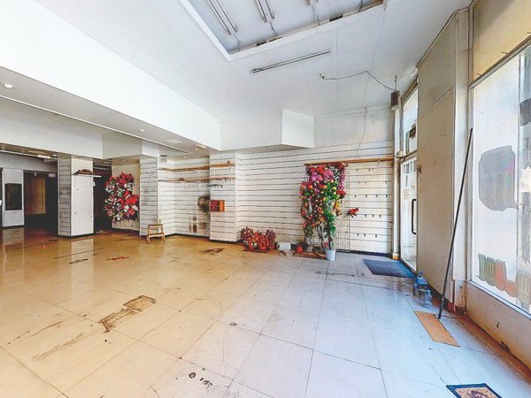  عقار تجاري في Zaragoza, Spain 203متر مربع رقم 65982