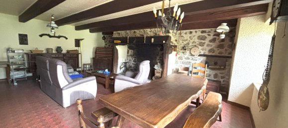 5 bedrooms House in Puy-de-Dome, France No. 355843 2