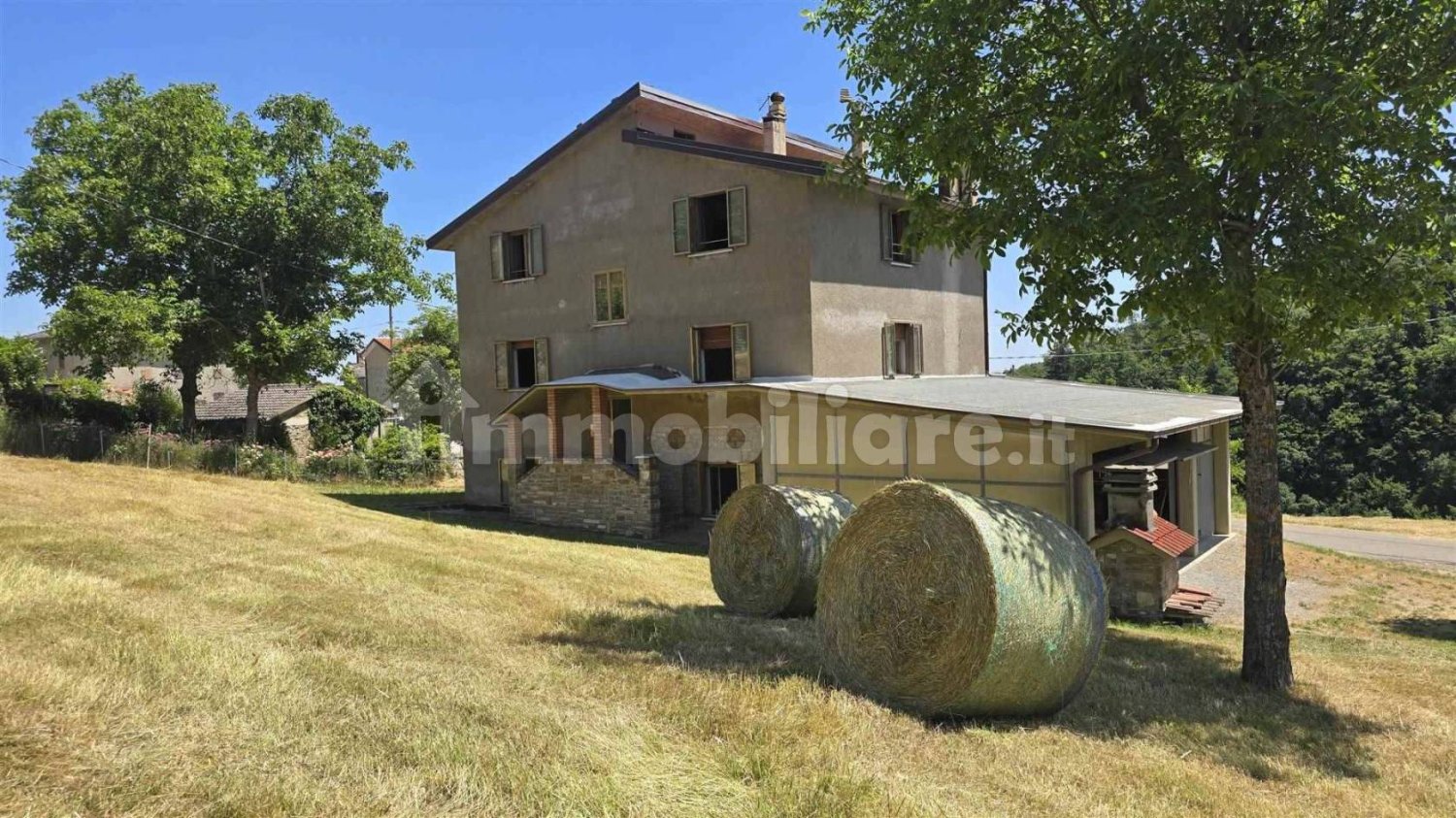 8 bedrooms House in Lama Mocogno, Italy No. 275227