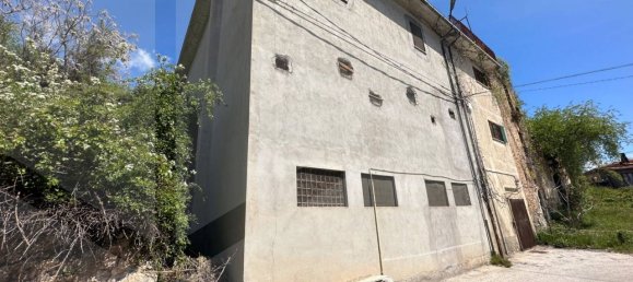 5 rooms House in Avezzano, Italy No. 22421 3