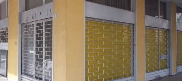 3 rooms Commercial property in Busto Arsizio, Italy No. 192472 3