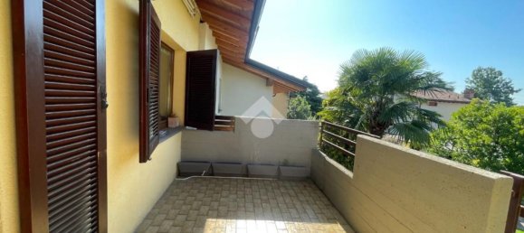 Apartamento de 3 habitaciónes en Grassobbio, Italy No. 300177 7