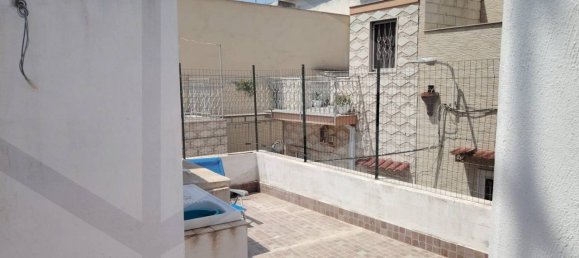 Casa de 3 habitaciónes en Bari, Italy No. 28758 5