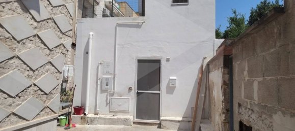 Casa de 3 habitaciónes en Bari, Italy No. 28758 2