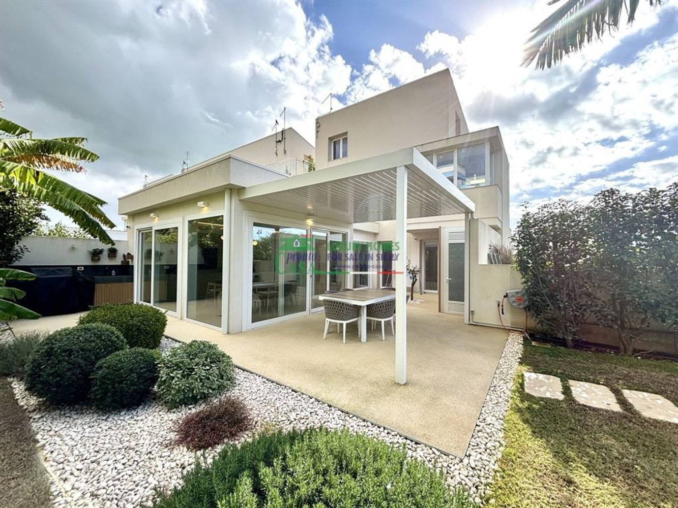 4 bedrooms Villa in Ragusa, Italy No. 151733