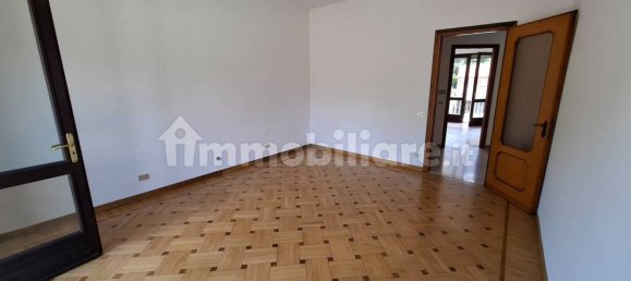 2 Schlafzimmer Wohnung in Castellinaldo d'Alba, Italy, Nr. 334031 7