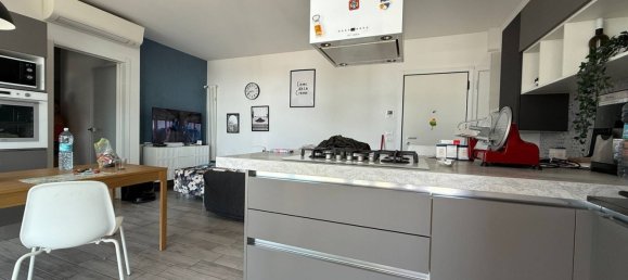 4 bedrooms Apartment in Pesaro, Italy No. 329927 6