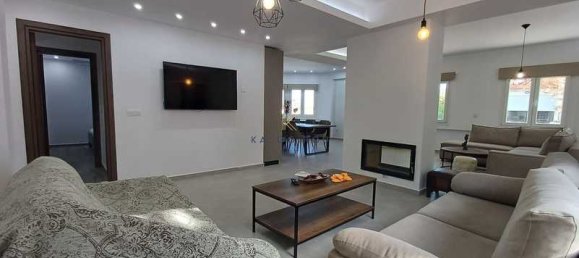 Propiedad comercial de 3 dormitorios en Pervolia, Cyprus No. 20041 10