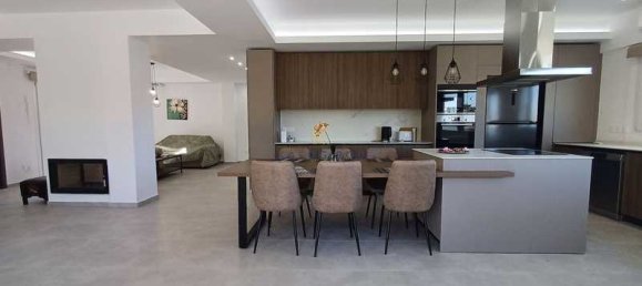 Propiedad comercial de 3 dormitorios en Pervolia, Cyprus No. 20041 3