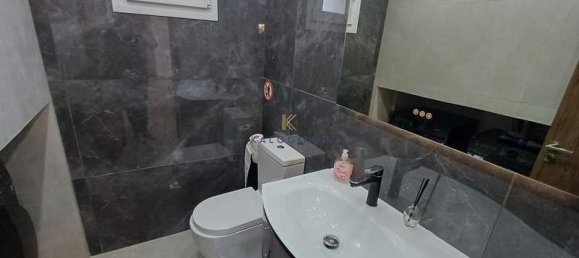 Propiedad comercial de 3 dormitorios en Pervolia, Cyprus No. 20041 11