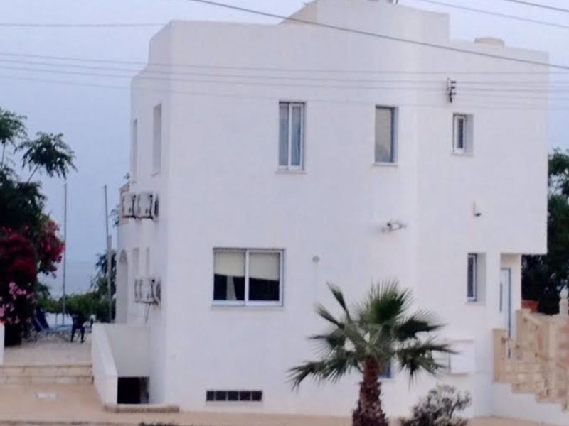 6 bedrooms Villa in Chloraka, Cyprus No. 16590