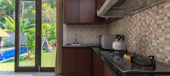 Villa de 4 dormitorios en Lovina, Indonesia No. 4009 12