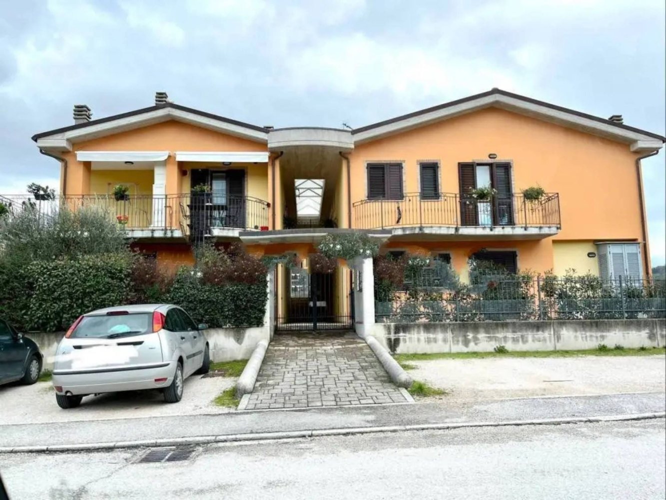 8 rooms Apartment in San Ginesio, Italy No. 130308
