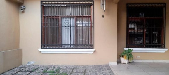 5 bedrooms House in Alajuela, Costa Rica No. 1043 2