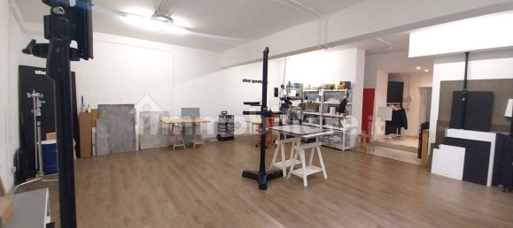 Офис с 1 комнатой в Милан, Италия № 244106 2