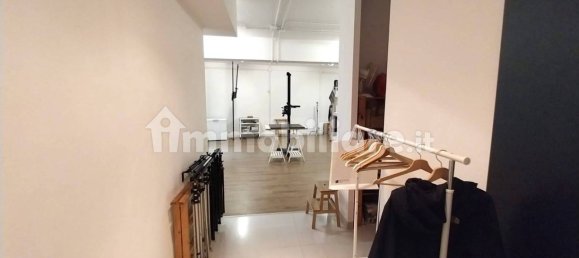 Офис с 1 комнатой в Милан, Италия № 244106 10