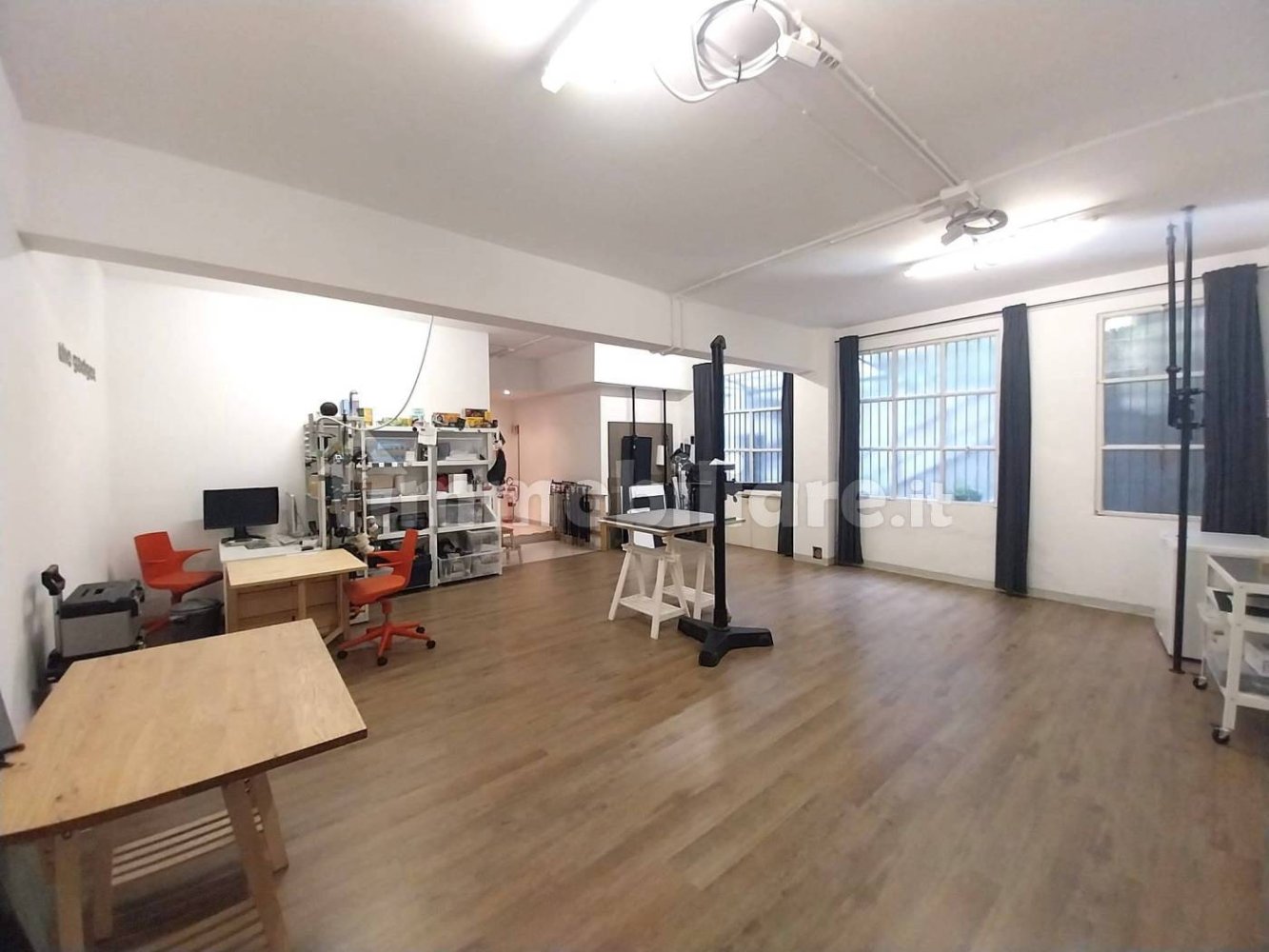 Офис с 1 комнатой в Милан, Италия № 244106