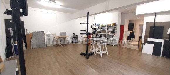 Офис с 1 комнатой в Милан, Италия № 244106 4