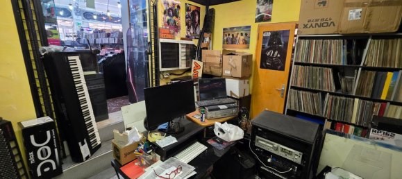  عقار تجاري في Trieste, Italy 76متر مربع رقم 377959 2