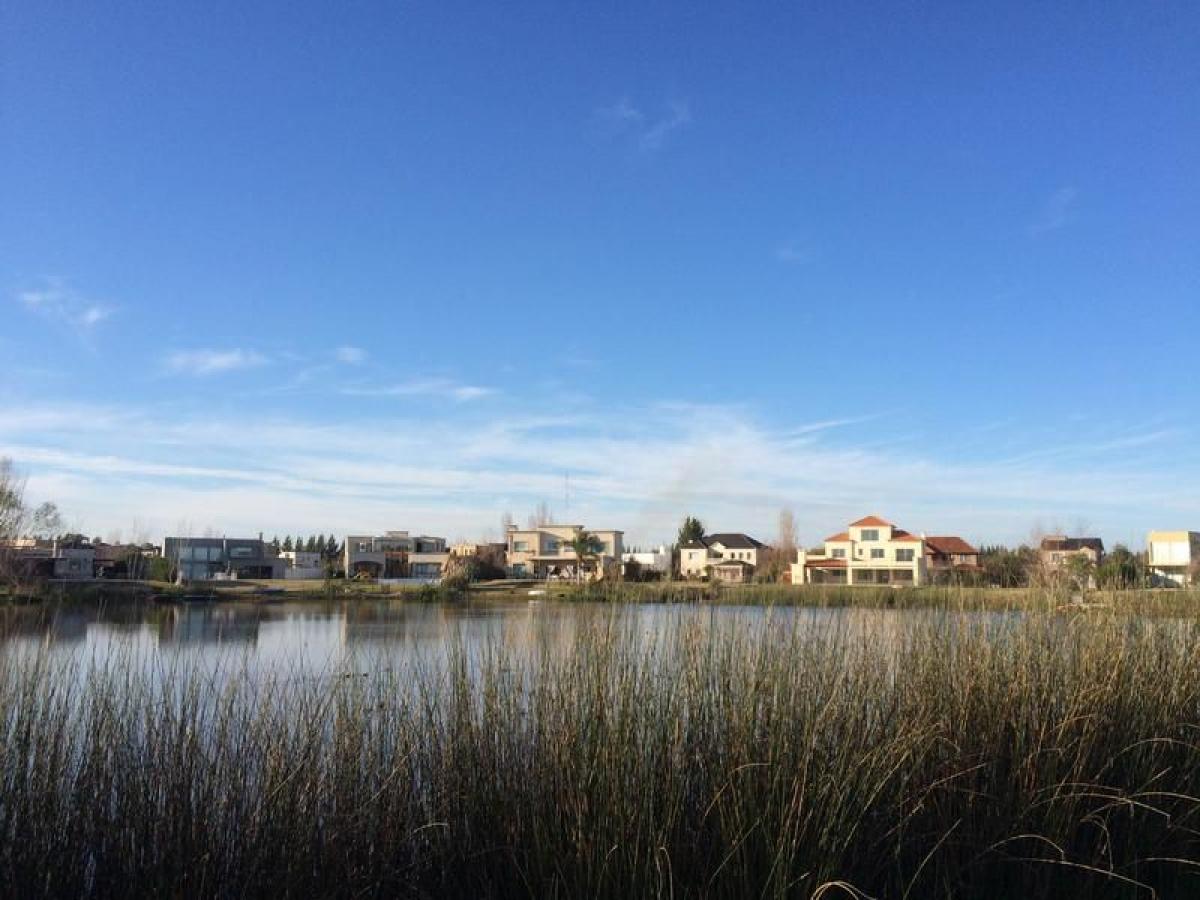  Land in Tigre, Argentina No. 112261