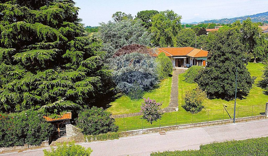 3 غرف نوم فيلا في Palazzolo sull'Oglio, Italy رقم 276805