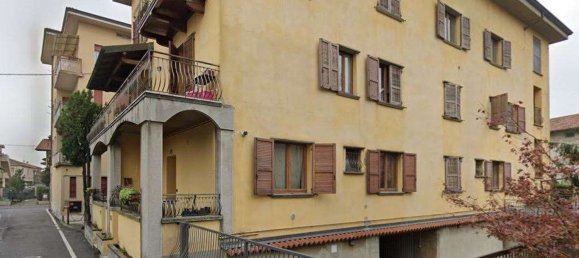 Квартира с 5 комнатами в Левате, Италия № 182831 4