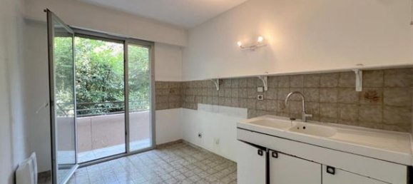 3 Schlafzimmer Wohnung in Grasse, France, Nr. 314150 8