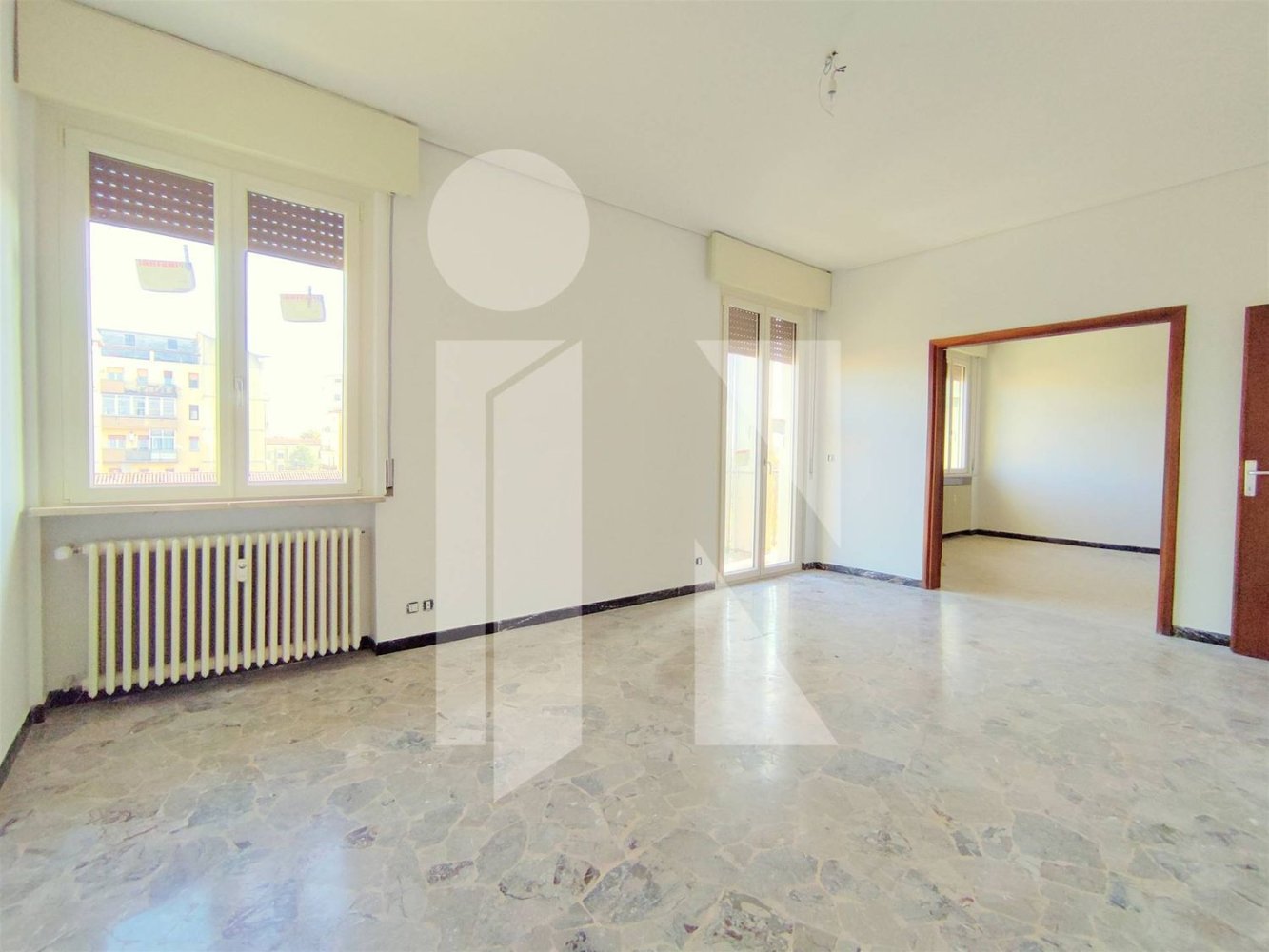 5 rooms Apartment in Mantua, Italy No. 250379