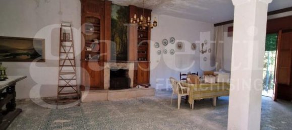 Villa de 21 divisão em Brindisi, Italy N.º 237518 3