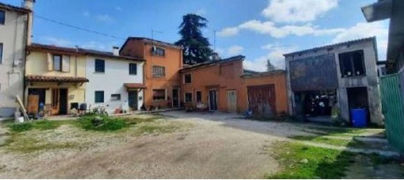 2 bedrooms Apartment in Arzignano, Italy No. 324820 2
