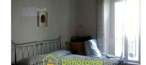 2 rooms Apartment in Naples, Italy No. 12564 5