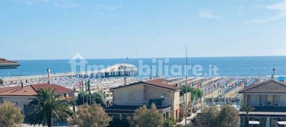 Ático de 3 habitaciónes en Camaiore, Italy No. 214322 4