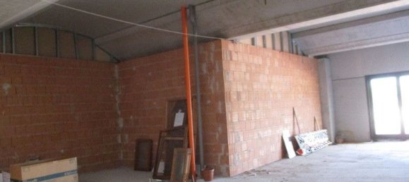 208m² Warehouse in Spoleto, Italy No. 256399 6