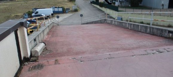 208m² Warehouse in Spoleto, Italy No. 256399 9