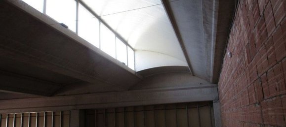 208m² Warehouse in Spoleto, Italy No. 256399 7