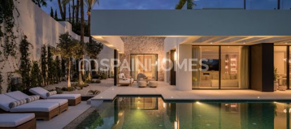 4 bedrooms Villa in Marbella, Spain No. 183371 10